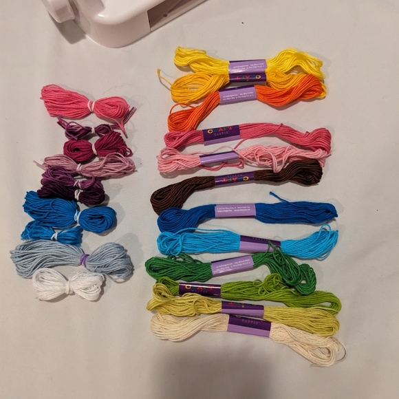 GUC  Loopdedoo Deluxe DIY Friendship Bracelet Maker Kit - Picture 7 of 7